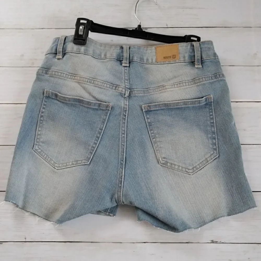 Women's Mid-Rise Denim Cut Off Shorts Size 6 - Picture 3 of 4